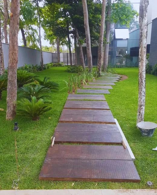 Pisadas de Madeira — ambiente aplicado